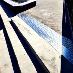 Prag metalic de trecere