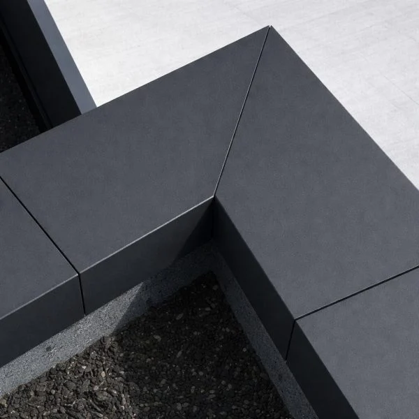 Capace de atic aluminiu indio