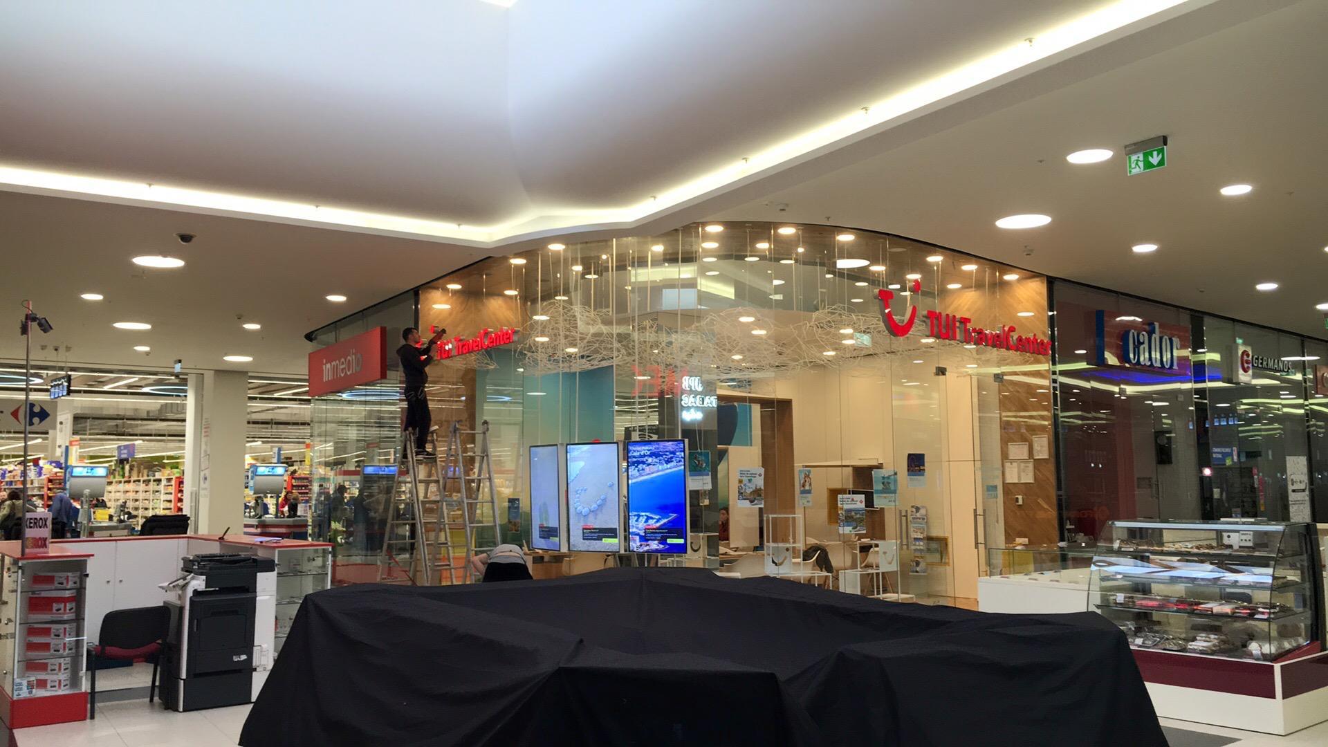 Litere volumetrice aluminiu iluminare LED montaj interior mall