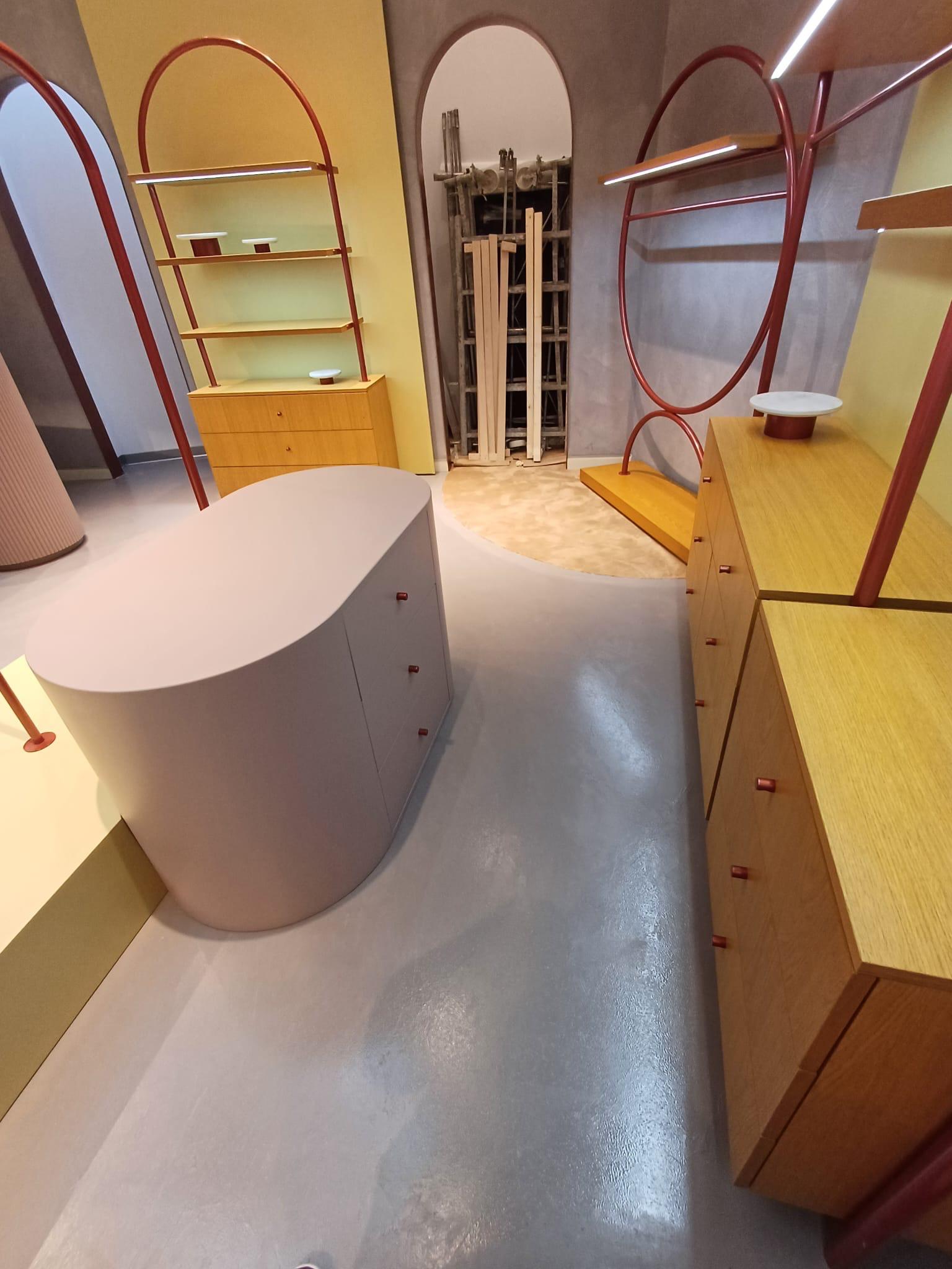 Mobilier curbat finisaj electrostatic