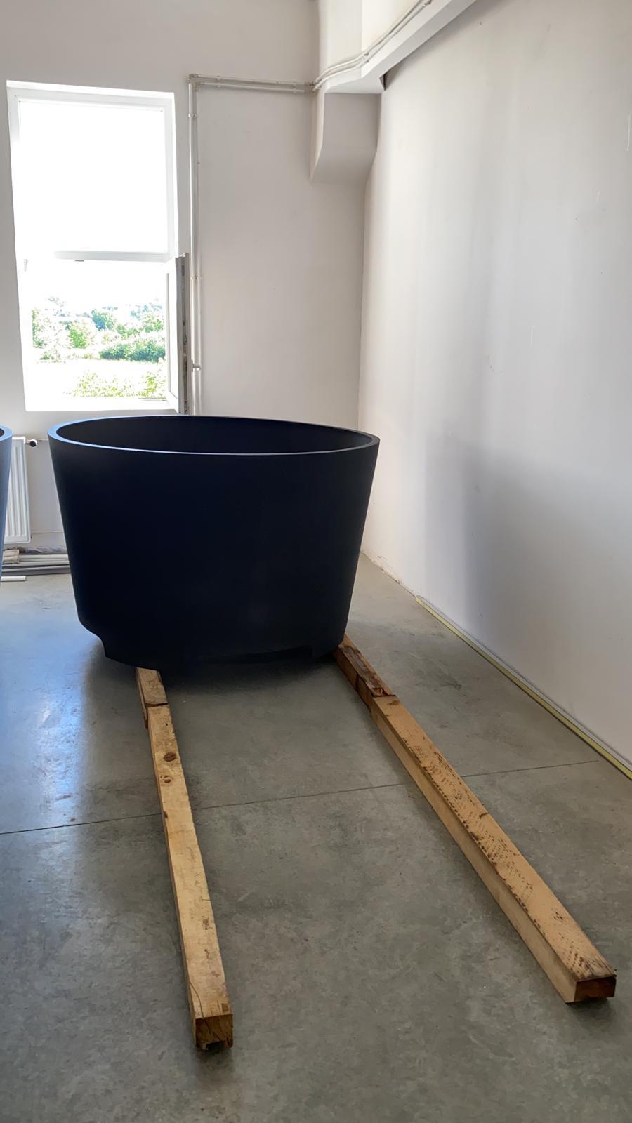 Jardiniere conice asamblare