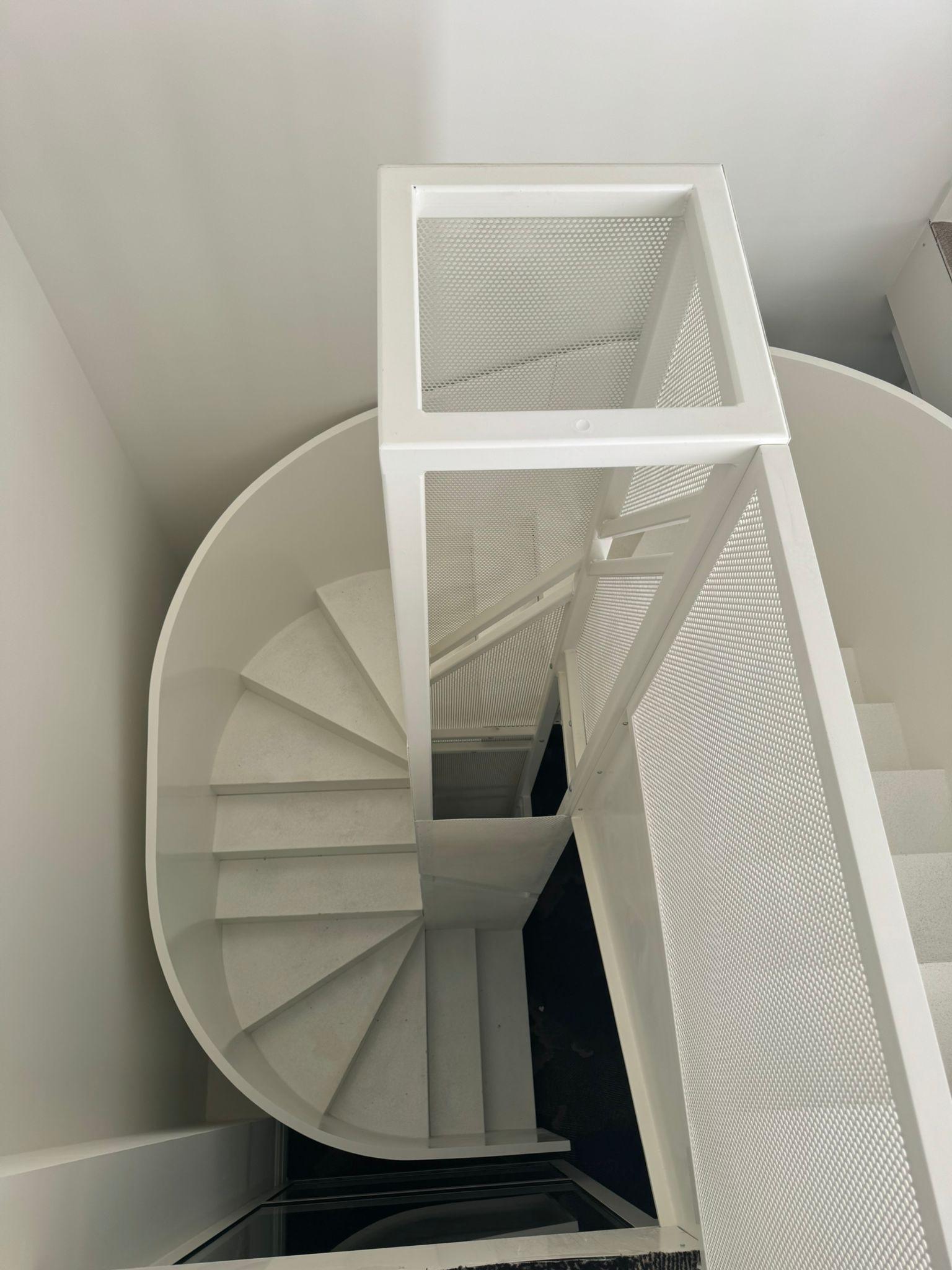 Scară elicoidală structură