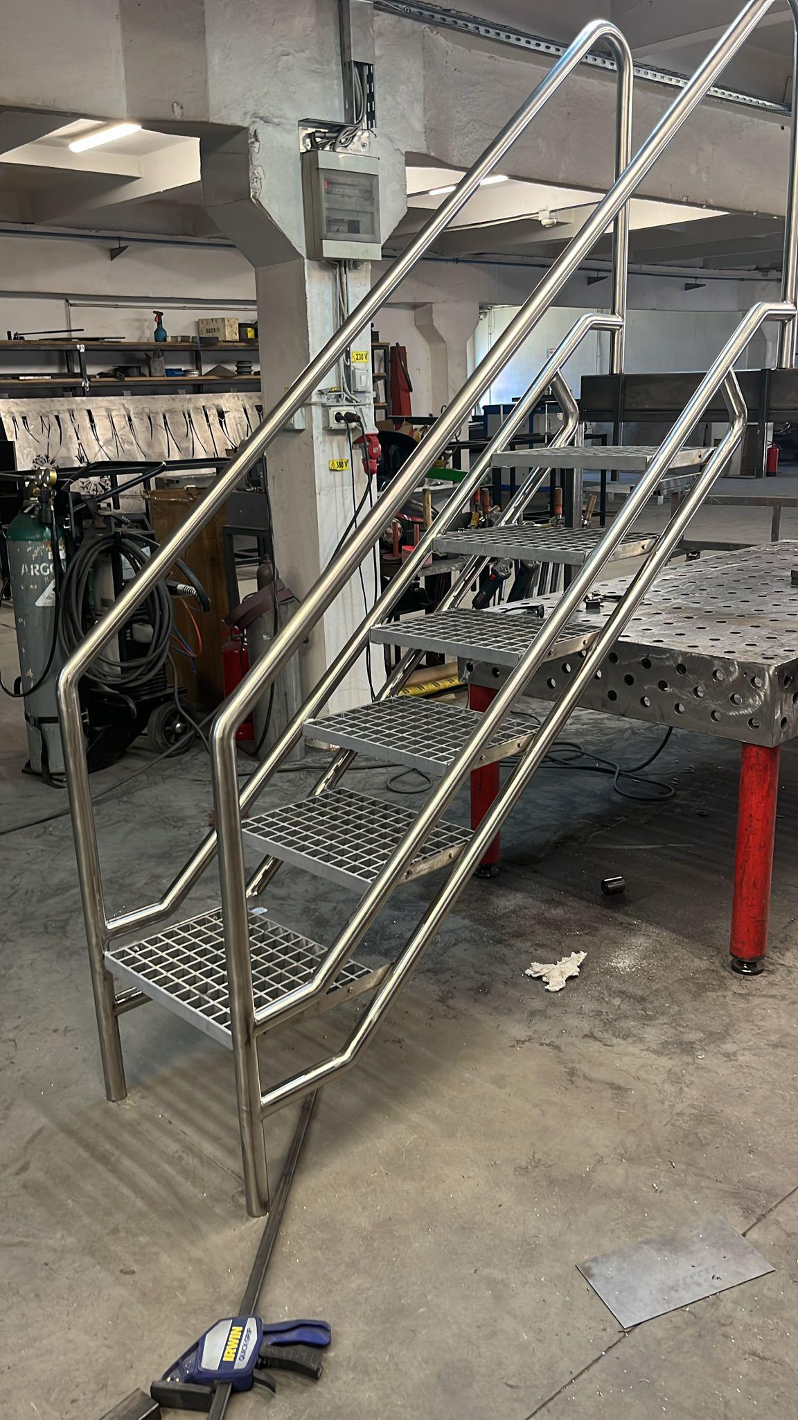 Scară piscină inox și piscină inox 15m LaserTube UMF Ghiroda Indio